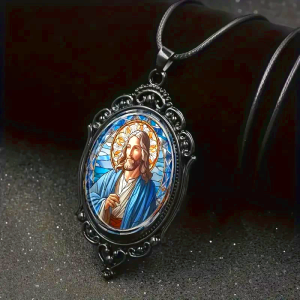 Retro Lace Oval Jesus Glass Pendant Necklace