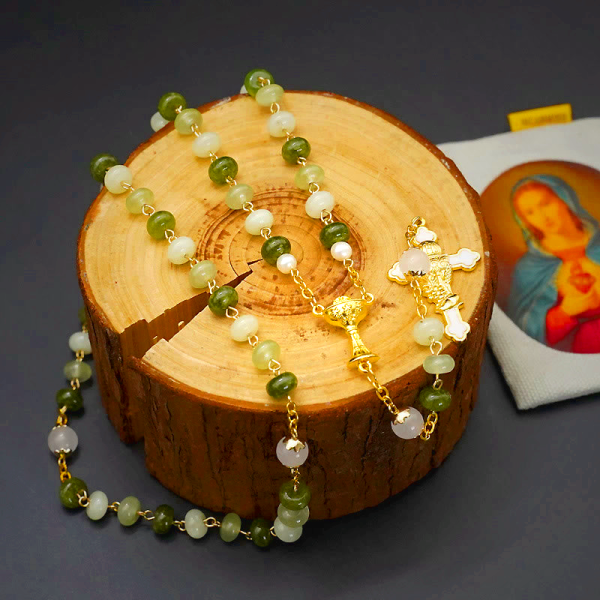 Holy Grail & Crucifix with Eucharistic of 5*8 mm Round Green Chalcedony Alloy Chain Rosary