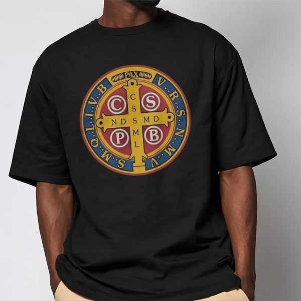 Christianartworkshop Classic Style Golden St. Benedict Medal Short Sleeve T-shirt