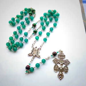 Miraculous Medal & St. Benedict Medal & Crucifix of 8 mm Round Green Cat's Eye Stone Alloy Chain Rosary