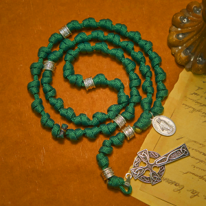 St. Patrick Knotted Rosary Dark Green Celtic Cross Paracord Prayer Beads