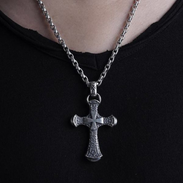 925 Sterling Silver Classic & Vintage Crucifix Necklace: Blending Historical Aesthetics with Modern Craftsmanship
