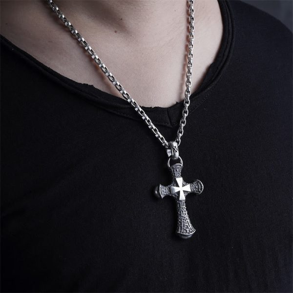 925 Sterling Silver Classic & Vintage Crucifix Necklace: Blending Historical Aesthetics with Modern Craftsmanship