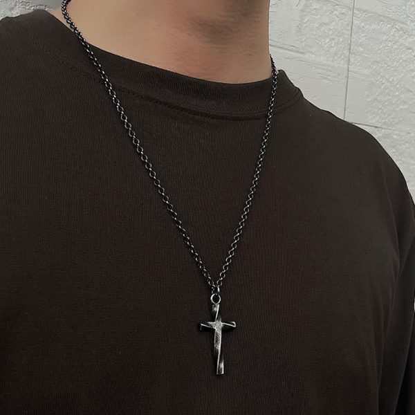 999 Sterling Silver Cross Necklace: A Touch of Elegant Edge