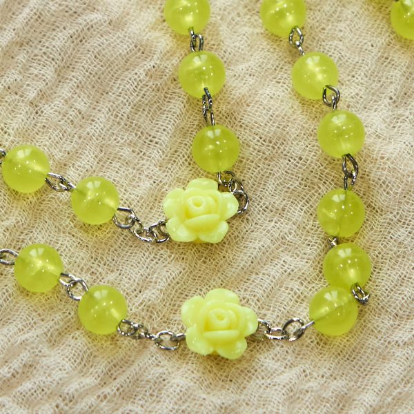 Christianartworkshop Spring Light Yellow Bead Rosary with Rose Accents: Mary's Blessing in Every Prayer