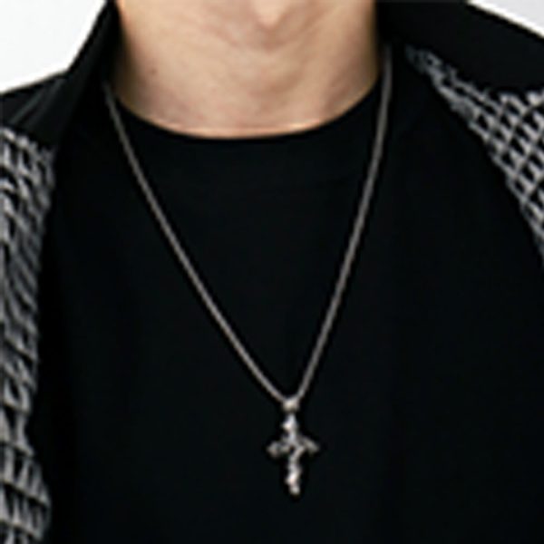925 Sterling Silver Vintage & Minimalist Cross Necklace: A Timeless Symbol of Spiritual Devotion