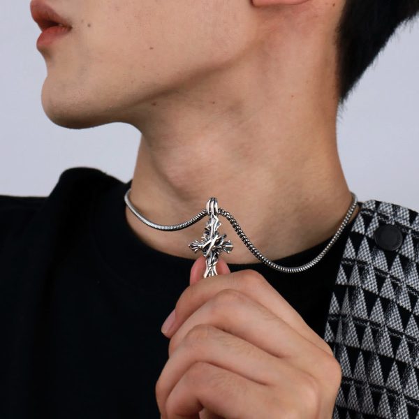 925 Sterling Silver Vintage & Minimalist Cross Necklace: A Timeless Symbol of Spiritual Devotion