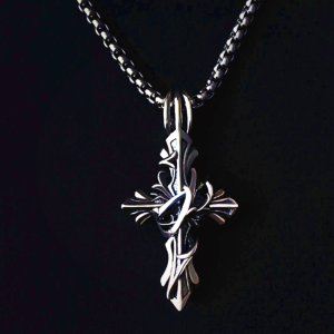 925 Sterling Silver Vintage & Minimalist Cross Necklace: A Timeless Symbol of Spiritual Devotion
