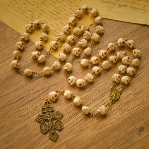 Saint Benedict & Crucifix of 8 mm White Pine Skull Alloy Chain Rosary Necklace