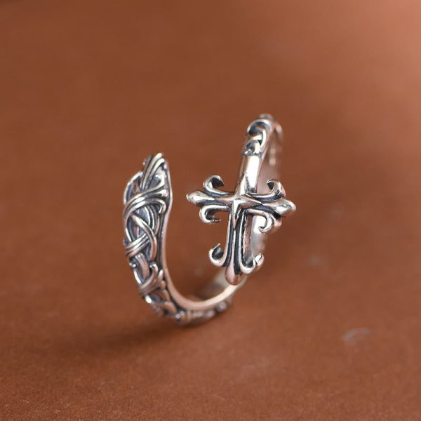 Retro 925 Silver Cross Ring with Delicate Vine Engravings: Pure Expression of Faith