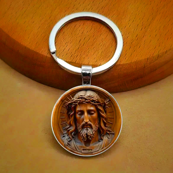 Classic Style Divine Jesus with Crown of Thorns Keychain: Timeless Symbol of Spiritual Redemption