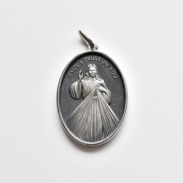 Antique Style Sterling Silver Antique Divine Mercy Jesus Oval Medal Necklace