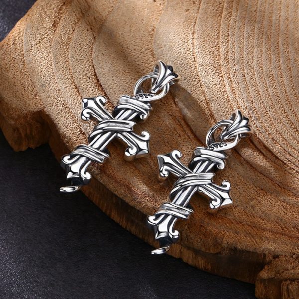 Retro - Inspired Sterling Silver Cross Earrings with Twisted Design: A Nostalgic Symbol of Faith