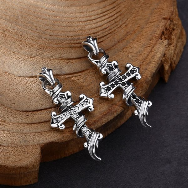 Retro - Inspired Sterling Silver Cross Earrings with Twisted Design: A Nostalgic Symbol of Faith