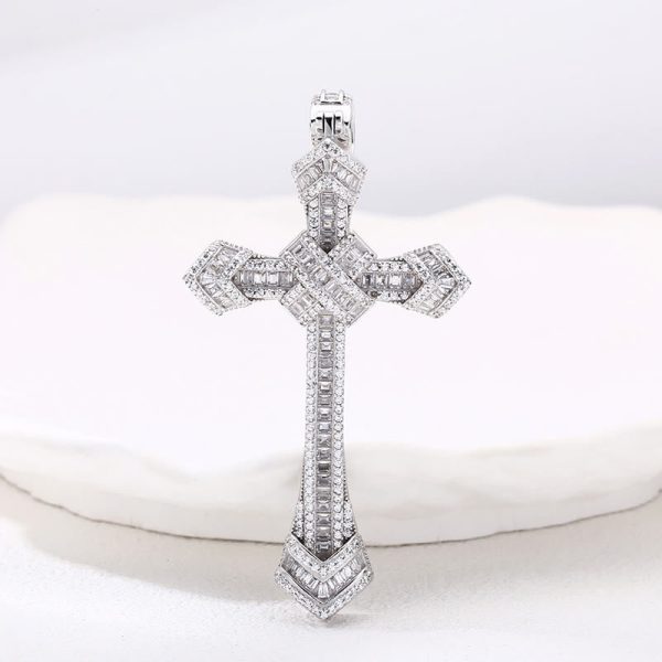 Artistic Diamond - Studded Silver Cross Pendant: A Unique Fusion of Elegance and Belief