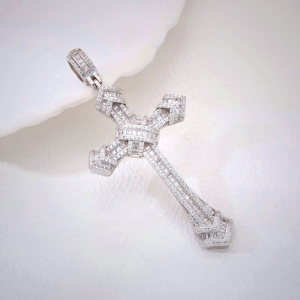 Artistic Diamond - Studded Silver Cross Pendant: A Unique Fusion of Elegance and Belief