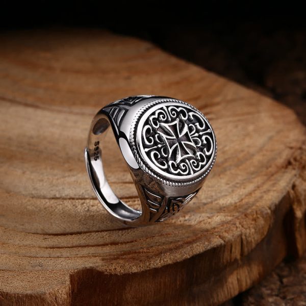 Artistic Silver Filigree Cross Ring: A Unique Blend of Art and Belief