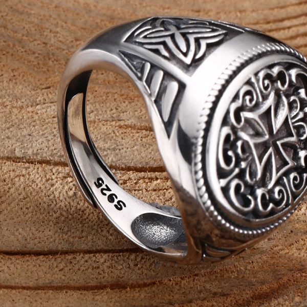 Artistic Silver Filigree Cross Ring: A Unique Blend of Art and Belief