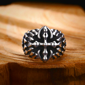 Vintage Textured Silver Cross Ornament Ring: A Cherished Symbol of Spiritual Connection