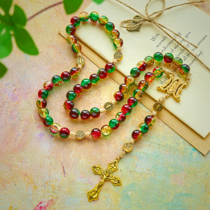 Christmas Glass Rosary with Cross: Faithful Celebration & Festive Luster