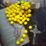 Yellow Rose Beads Crucifixion Rosary