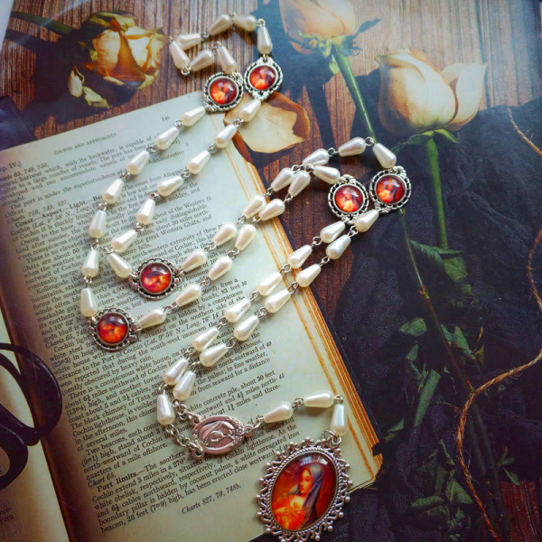 Immaculate Heart of Mary of 5*10 mm Drop-shaped White Pearl Alloy Chain Rosary