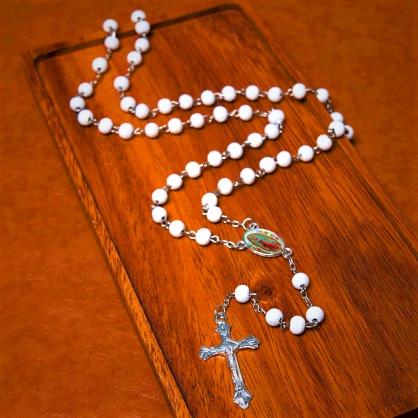 Our Lady of Guadalupe & Crucifix of 6 mm Round Multicolor Wood Alloy Chain Rosary